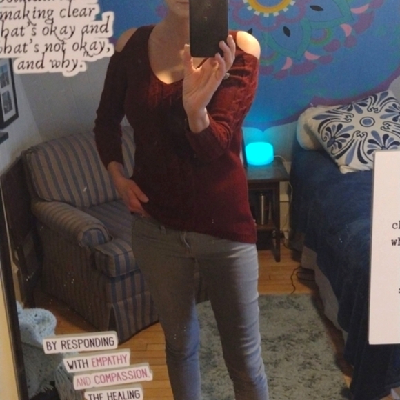 ๐ฅCold Shoulder Sweater Small - Picture 4 of 10
